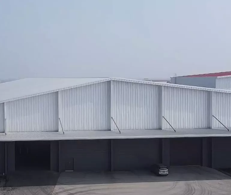 Bir sergi salonu gibi butik fabrika binası mühendislik sihirbazı tarafından inşa edilmiştir